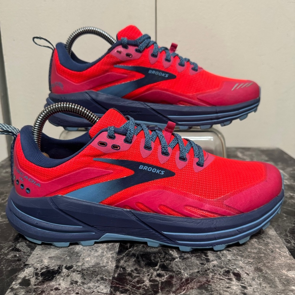 Brooks Cascadia 16 GTX Pink Trail Running Shoes Women Size 8.5 B